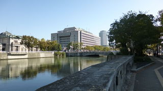 大阪を代表する景色が随所に見られます