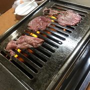 煙モクモクだけど、おいしい焼肉店・食道園