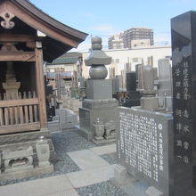 墓地には太田道灌の霊廟もある