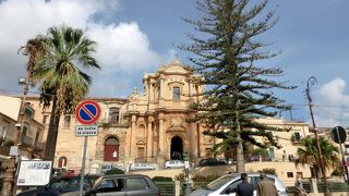 建築家ガリアルディ設計のバロック様式教会