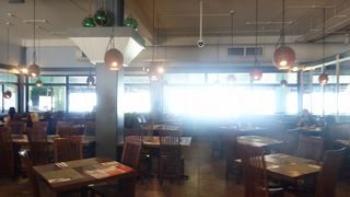 タモンの海辺のレストラン