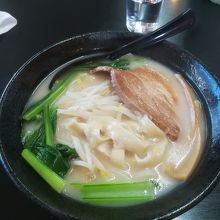 刀削麺豚骨