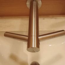 トイレの手洗い蛇口がダイソン By Happy 那覇空港 Jal国内線 サクララウンジのクチコミ フォートラベル