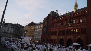 イベントやメーケットで賑わっています