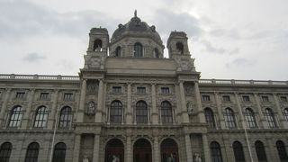 これぞウィーンの宮殿