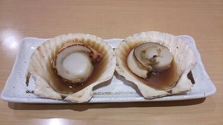 2018年11月24日現在、帆立焼きも１皿550円に値上がりしていました