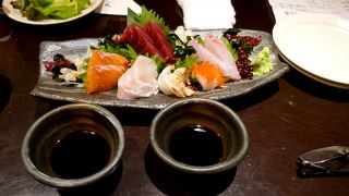 まあおいしいし，ふんいきもいいが少々高いかな