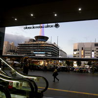 タクシー降り場を降りたところ