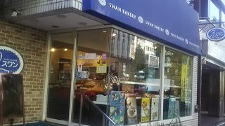 ヤマト運輸の営業所の昭和通り沿いにこちらのカフェがある