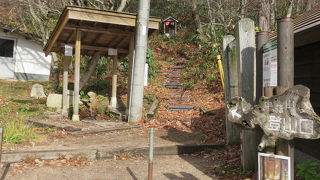 水汲み場は登山口にあります。