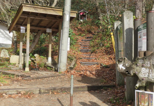 水汲み場は登山口にあります。