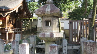 伝説が残る燈籠なのよー