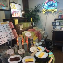 試食できるところが助かる。