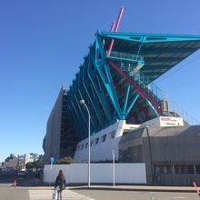 外装の塗り替えをやってます。