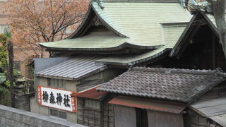 橋上から神田川をゆっくり眺めることができます