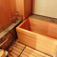 特別室の檜風呂