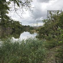 城跡と近鉄京都線