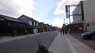 メインストリートの一つ