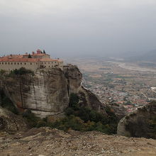 修道院と周辺の景観