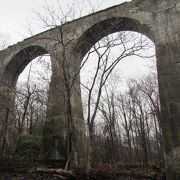 斜里の山中に突如として現れるローマの水道橋！（時間をとって河原に下りて眺めるのがおススメ！）