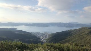 瀬戸内町と加計呂麻島が見渡せます