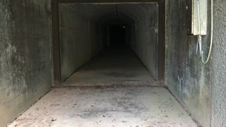 自動車学校の脇にあります