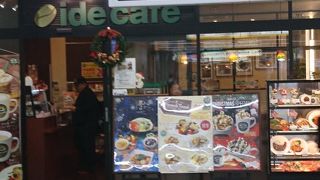 駅改札内のカフェ