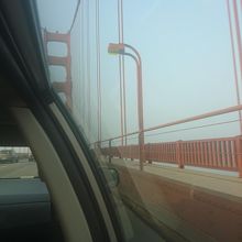 今回は山火事のスモッグがすごくて車内から見学