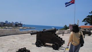 スペイン統治下に築かれたキューバ最大の要塞です。