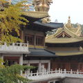 交通至便な巨大な寺院