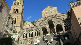 広場には聖アンドレアスの噴水も