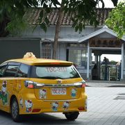 黄色のタクシー