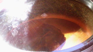 露天風呂のそばで源泉が噴出す様子を見れます