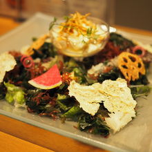 うに感はあまりない。