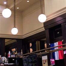 フランス国旗が良い感じです。