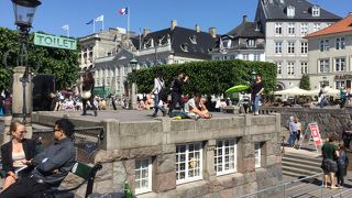 運河の景色を楽しむこともできますね