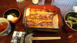 歴史を感じさせる鰻を中心とした日本料理店