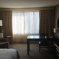 ベッドルーム（窓側）