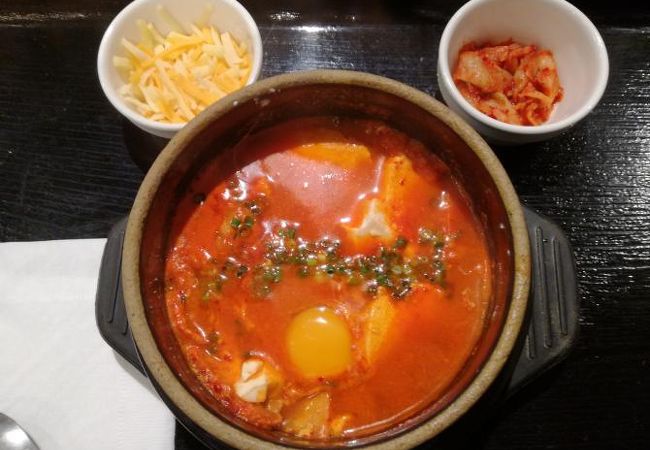 辛さが選べるスンドゥブがおすすめです