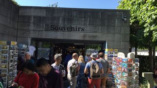 運河沿いの観光のトイレスポットでした