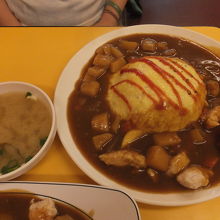 妻が注文した鶏肉麻婆&#21654;哩：65元、昔ながらの家