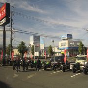 日田のご当地グルメの代表、日田やきそばは、茹でた麺の表面をパリッと焼き、モヤシを投入した焼きそばで、パリパリ・シャキシャキを味わうのが日田焼きそばの特徴だそうです。