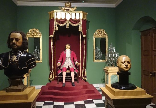 ３つあるエルミタージュ美術館分館の１つです