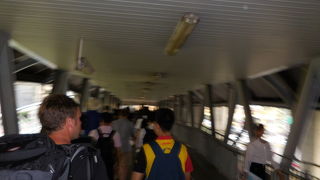 空港からの電車の乗り換えで利用