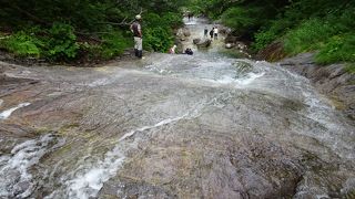 滑らない靴が必需品