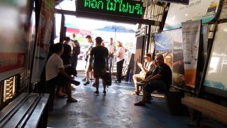 カオサン通りからの帰りに利用