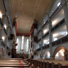 両側に欄干があります。