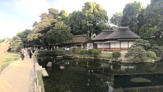 お休みどころが隣接している