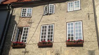 城壁を利用した門