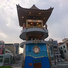 朝8時から夜9時まで